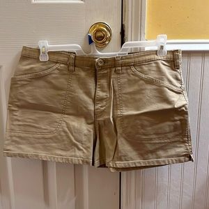 Old navy khaki shorts size 14